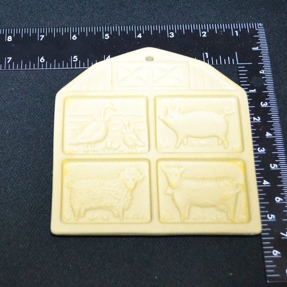 The Pampered Chef Clay Cookie Mold Farm Yard Friends Kitchen Baking - Picture 3 of 5